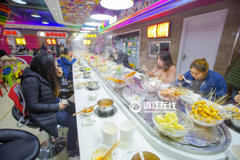 Illustration for article titled University Gets a Hello Kitty Themed Cafeteria
